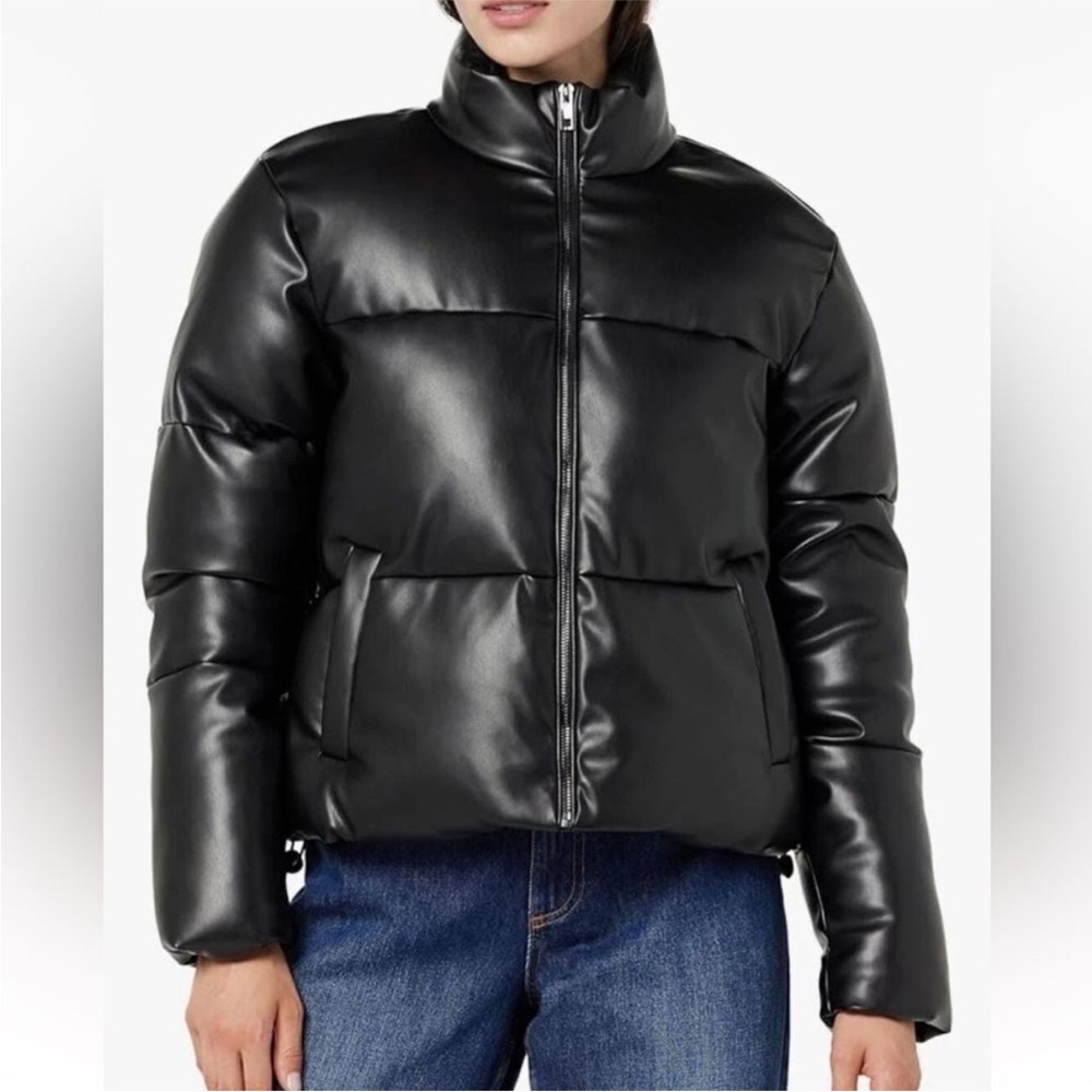 Chic Black Women's Puffer Jacket